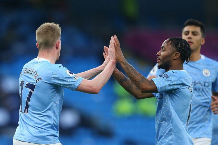 丁丁老熟人😂法媒：那不勒斯想引进斯特林 但齐尔克泽仍是首选