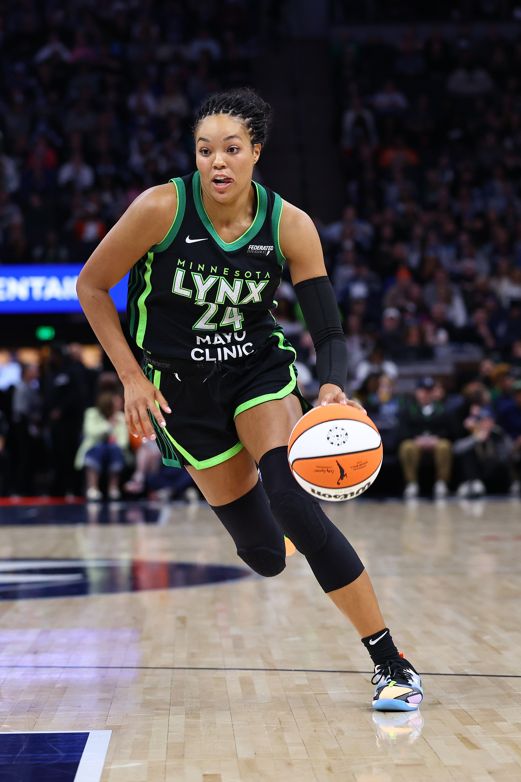 科利尔回应网友质疑：大家都在欣赏烟花，你居然在脑补阴谋论