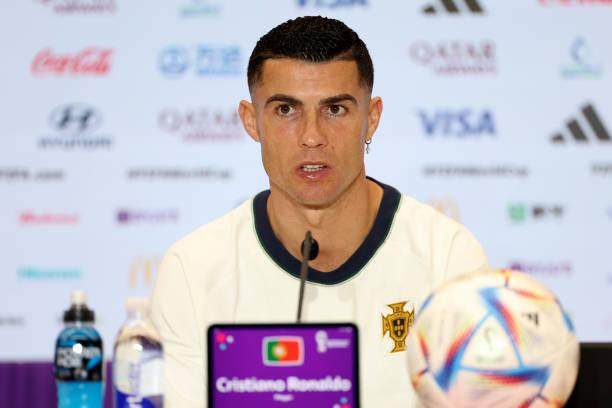 C罗：我和曼联已成过去 葡主帅：我让球员别太耐心