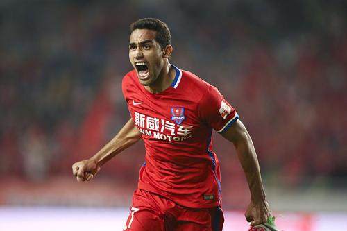 卡尔德克抵深待官宣 阿奇姆彭瓦卡索加盟前景乐观